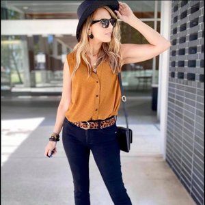 CAbi Fall 2020 Dotty Top